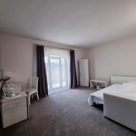 Alba Forum 4*