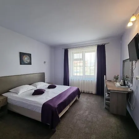 Pensionat Alba Forum 4*