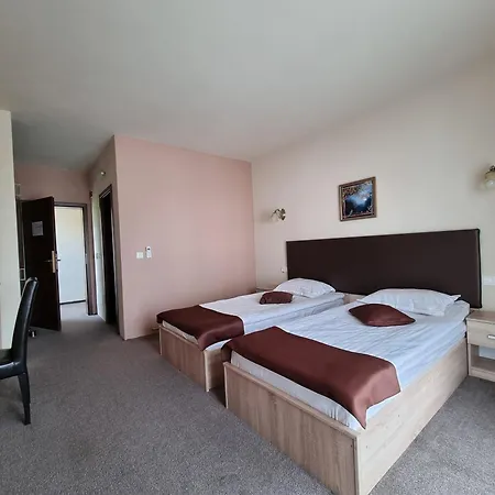 Alba Forum 4*